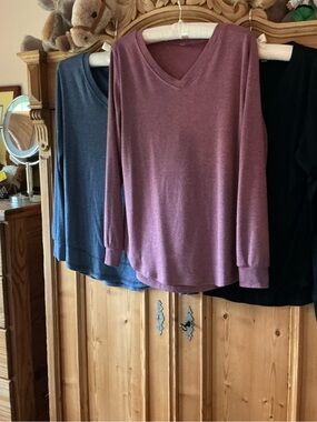 Set of 3 Women’s V-Neck Long Sleeve Top - Blue, Black, Mauve